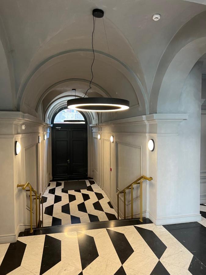 Luxe Central Studio With Pool, Parking & Ac Budapest Exterior photo