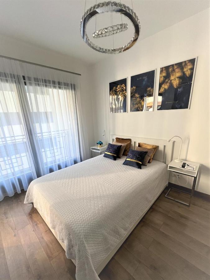 Luxe Central Studio With Pool, Parking & Ac Budapest Exterior photo