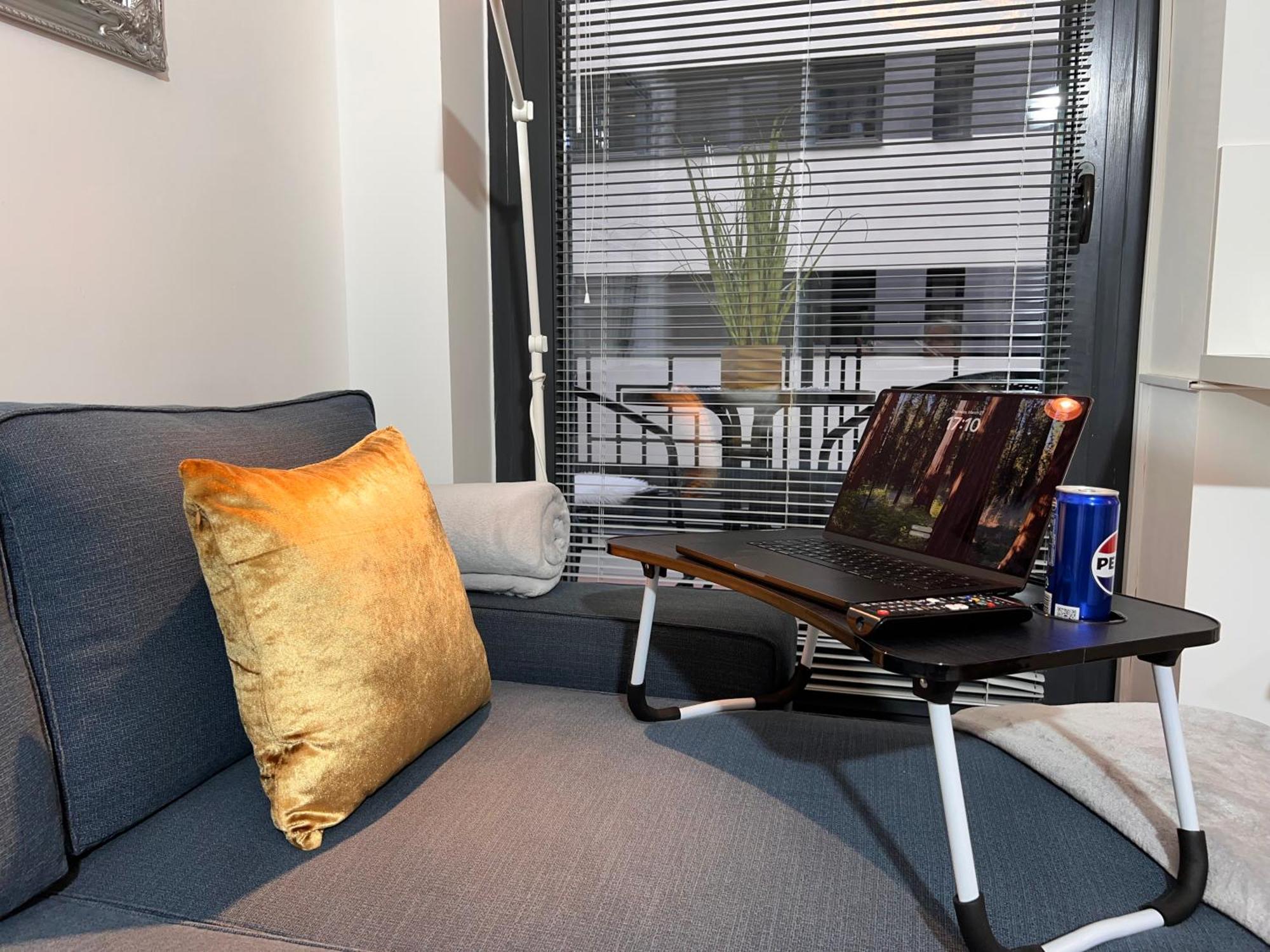 Luxe Central Studio With Pool, Parking & Ac Budapest Exterior photo