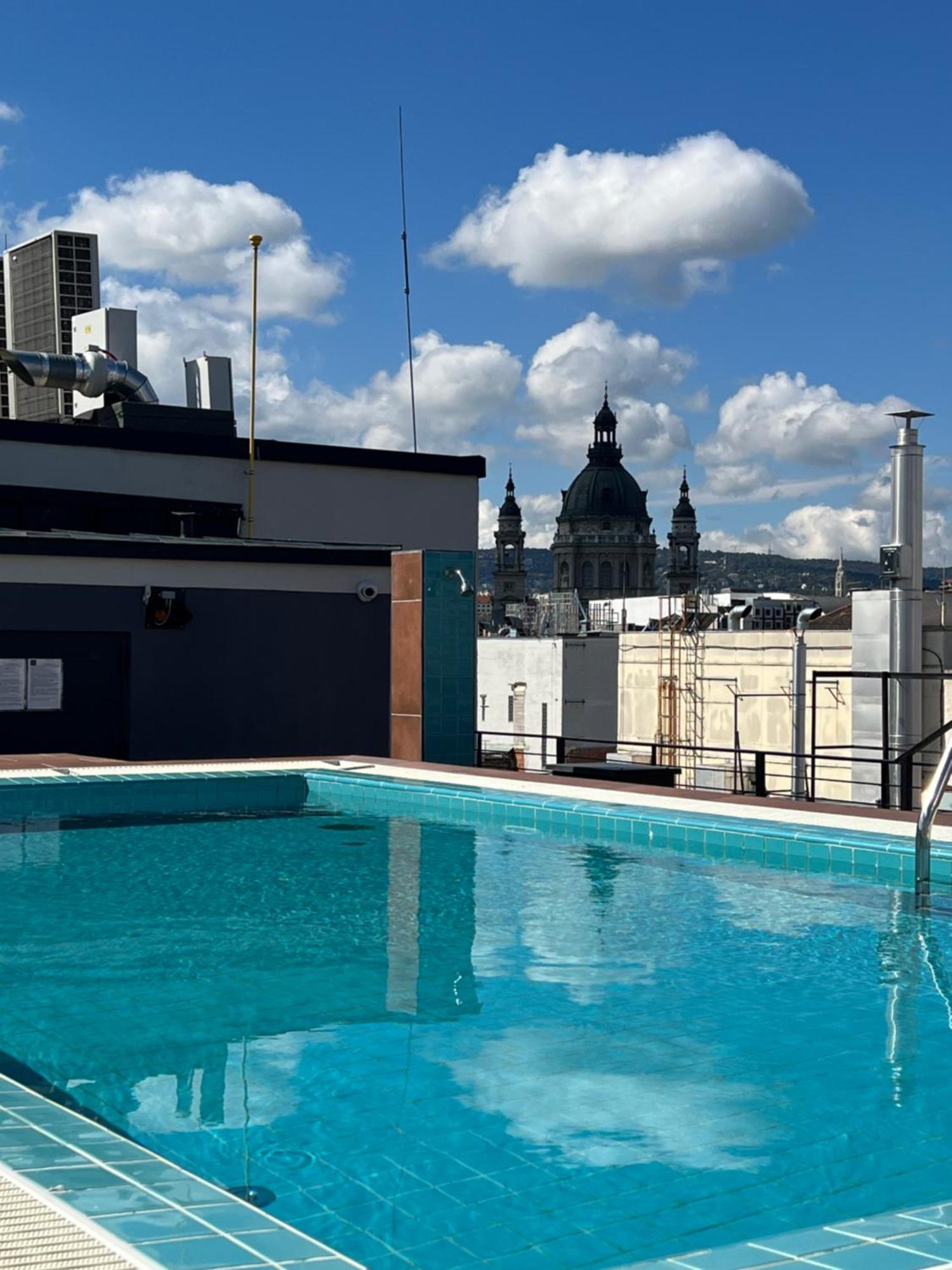 Luxe Central Studio With Pool, Parking & Ac Budapest Exterior photo